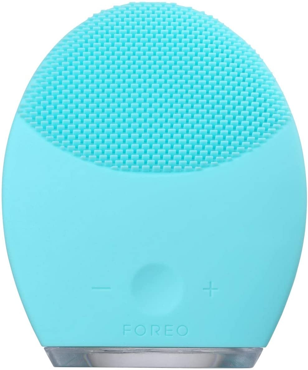 FOREO LUNA 2アンチエイジングフェイシャルクレンザー脂性肌のために、古い角質をやさしく角質除去し、詰まった毛穴を和らげます
